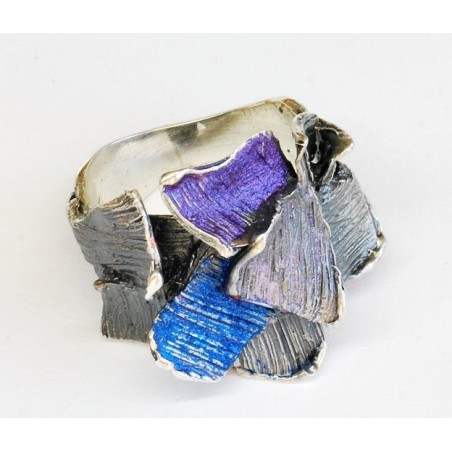 Anell modernista esmaltat