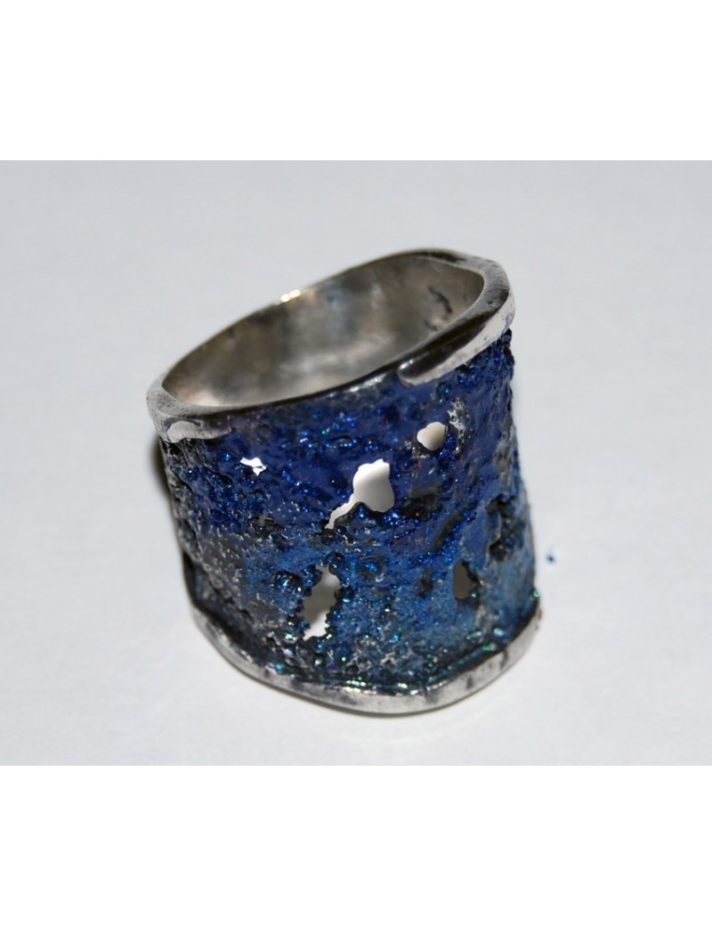 Anell esmaltat modernista