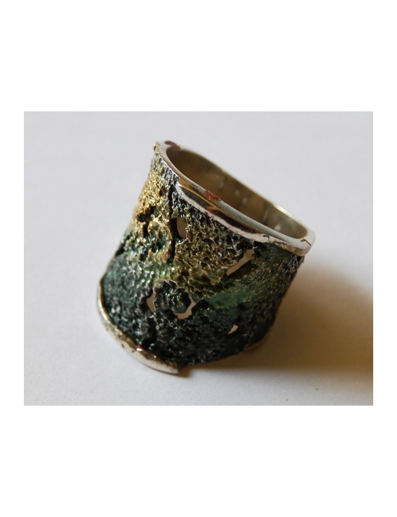 Anell esmaltat modernista