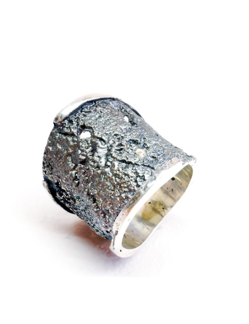 Anell esmaltat modernista