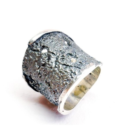 Anell esmaltat modernista