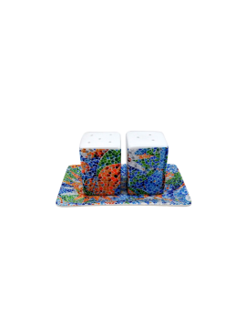 Salt and pepper + plate