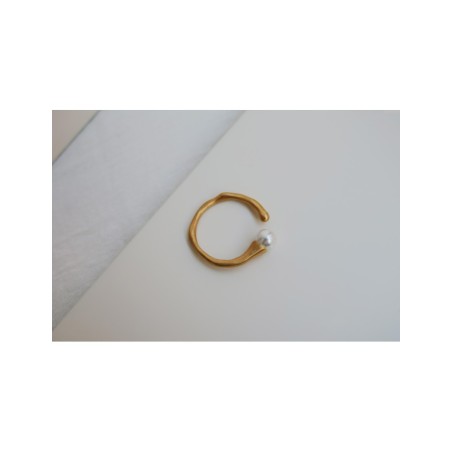 Golden Ring Barcelona Pearl