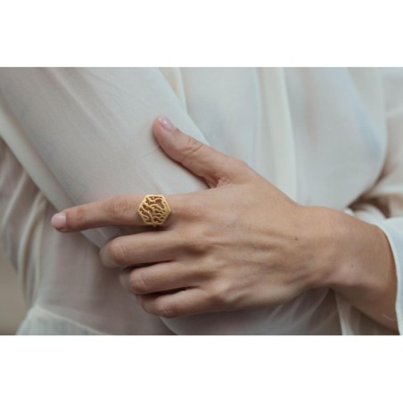 anillo-dorado-hexagonal-gaudi